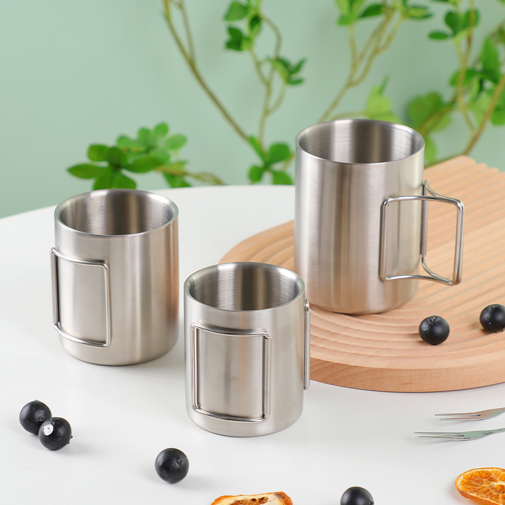 3-delni komplet prenosnih skodelic za kampiranje iz nerjavečega jekla z zložljivim ročajem