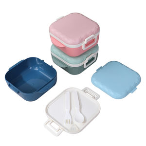  2-laags lunchbox-snackcontainers met keukengereiset