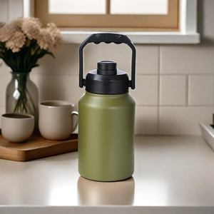 F&eacute;l gallonos vizes lombik 48 &oacute;r&aacute;s hideg BPA-mentes &eacute;s sziv&aacute;rg&aacute;smentes rozsdamentes ac&eacute;l sportvizes palack foganty&uacute;val